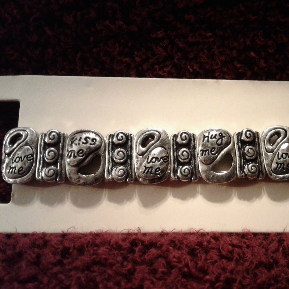 Kiss Me Bracelet - Silver
